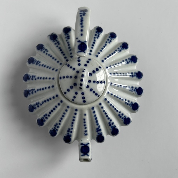 Decorative Teapot Blue White Flat with Lotus Shape Made in China - Picture 7 of 14